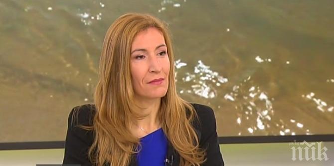 Ангелкова обяви ударни проверки на плажовете и заличаване на туроператори 