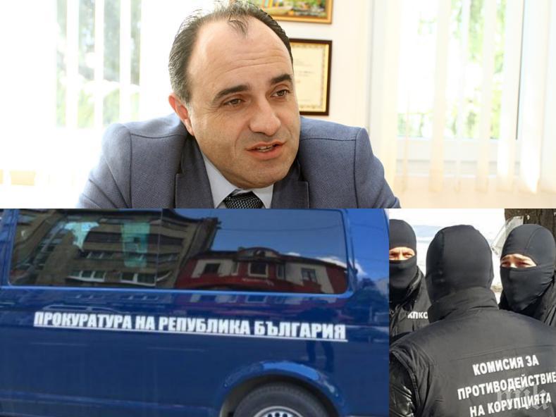 ЕКСКЛУЗИВНО В ПИК: Акцията в Костенец за корупция - удрят кмет на БСП Радостин Радев (ОБНОВЕНА)