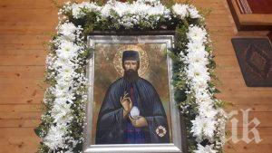 Иконата с мощите на св. Ефрем Нови в Павликени на 20 юни