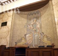 Банкова служителка влиза в затвора за измами и присвояване на 250 хил. лв.