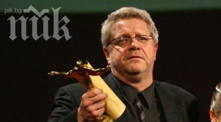 бате влади остава шеф младежкия театър