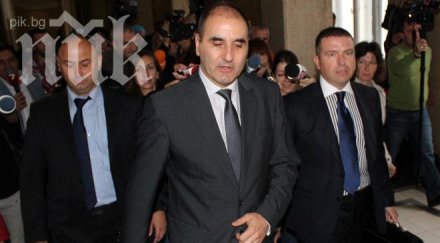 прокурор решава последния момент дали забрани цветанов напуска българия