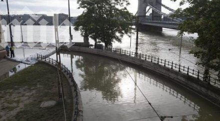 невиждано бедствие торонто градът вода милиони домакинства без ток