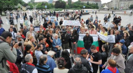 протестиращите полза орешарски напазарувани рекламна агенция