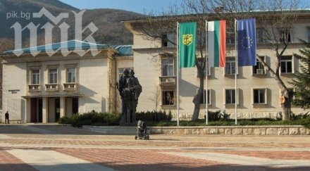 враца правят палатков лагер заради разбита улица