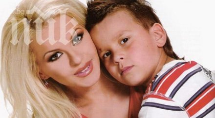 скандал отнемат родителските права десислава