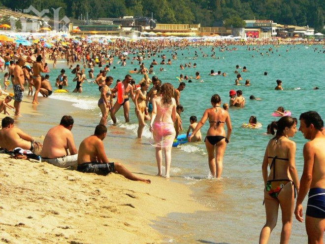 Стотици варненци гласуват преди да отидат на плаж, 385 изборни секции ги очакват