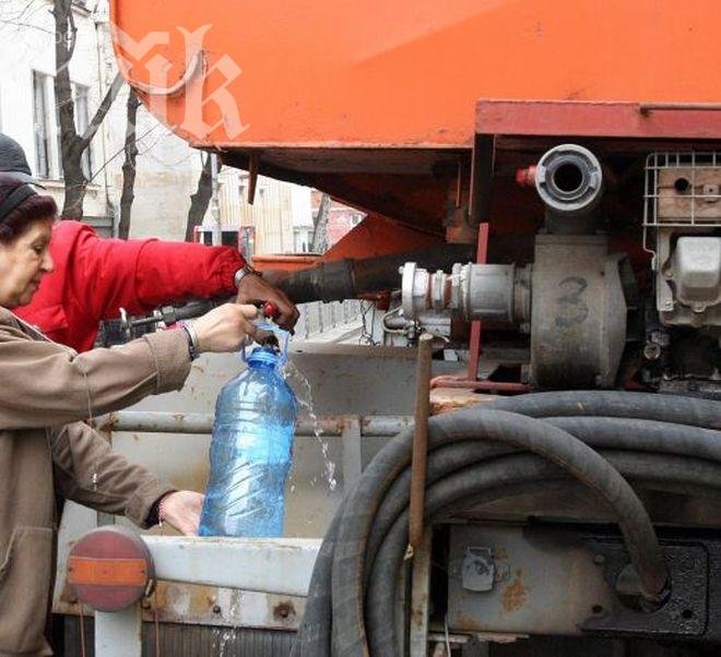 Спасяват с водоноски 2300 души от сух режим