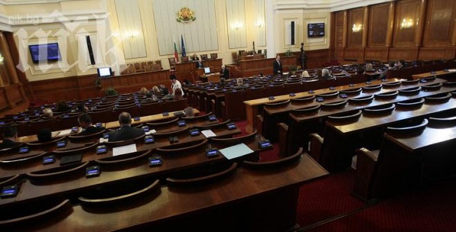 Парламентът постигна кворум от първия път