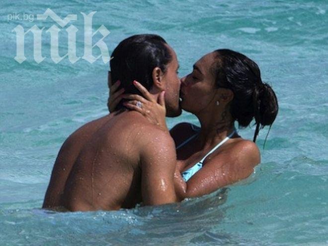 Меденият месец за Тамара Екълстоун продължава на Бахамите (снимки)

