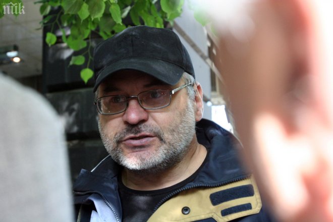 Борецът срещу Топлофикация Чавдар Янев пробва да се самозапали пред ВСС (обновена)