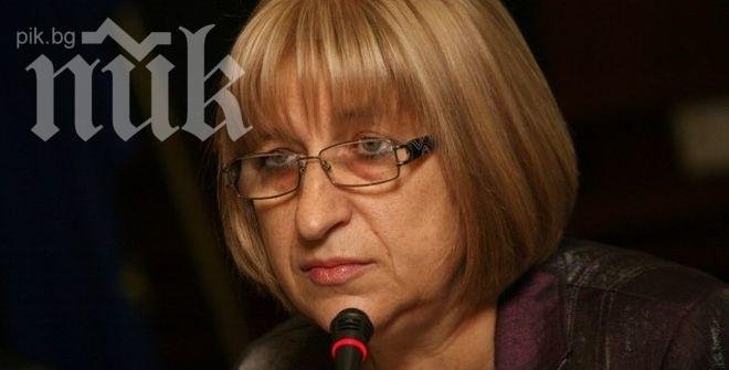 Уж дясната Цецка Цачева недоволства, че БСП правели дясна политика