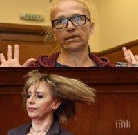 СКАНДАЛ В ПИК: Десислава Иванчева се юрна да рекламира Мая Манолова - опозорените блондинки в тандем за кметските избори (СНИМКИ)