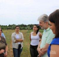 Министър Димов провери възстановяването на Понто-сарматските степи (СНИМКИ)
