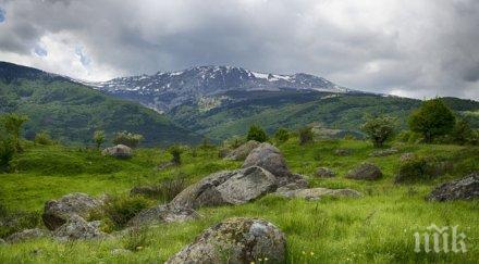 български сръбски туристи изкачват масово връх руй десети път