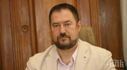 бившият шеф агенцията българите чужбина излезе свобода харалампиев брои 100 бона гаранция