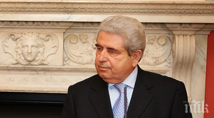 почина бившият кипърски президент димитрис христофиас