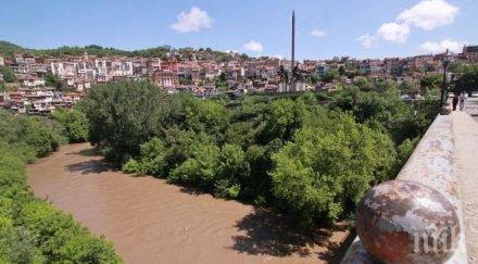 започна почистването коритото бреговете янтра