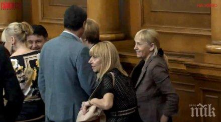 ИЗВЪНРЕДНО В ПИК TV: Елена Йончева излезе от нелегалност - с Петър Витанов подават оставки в парламента (СНИМКИ)