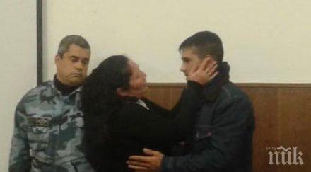 шок майка убиеца сина всичко наред прощавам