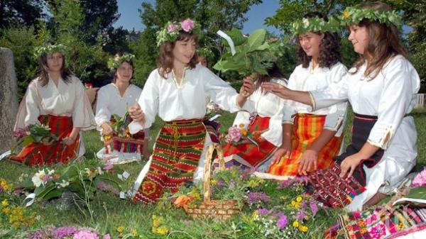 В Сливенско стягат двудневен празник на билките за Еньовден