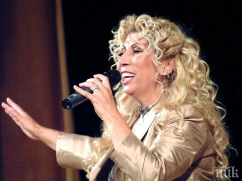 ХВАНА МУ ЦАКАТА: Силвия Кацарова пазарува евтинджос от Одрин