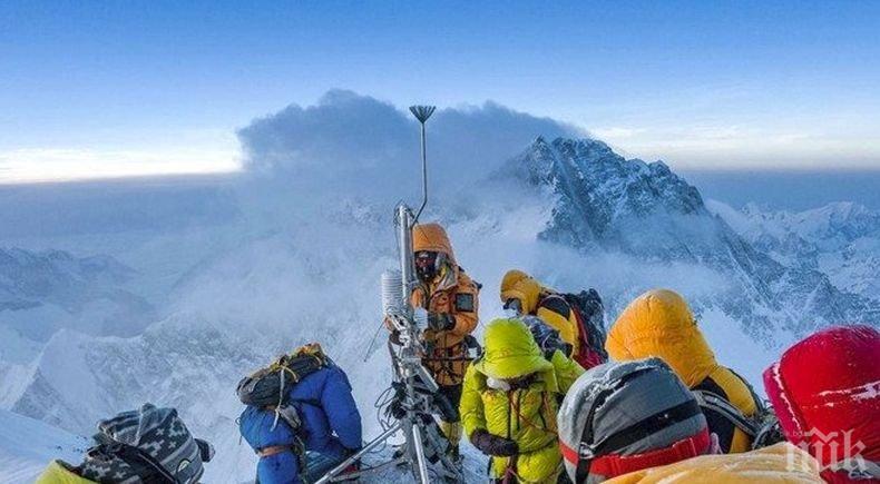 Под Еверест започна работа най-високата метеостанция на света