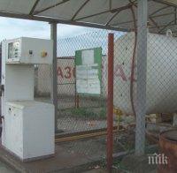 НА КОСЪМ: Пожар избухна на метри от газстанция в Пловдивско (СНИМКИ)