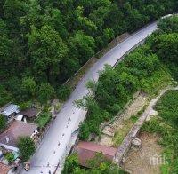 Затварят пътя край средновековния манастир 