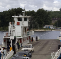 Фериботът в Свищов аварира, пренасочват камионите