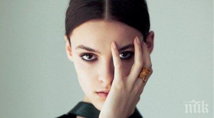 ножа любимка донатела версаче посече родните манекенки