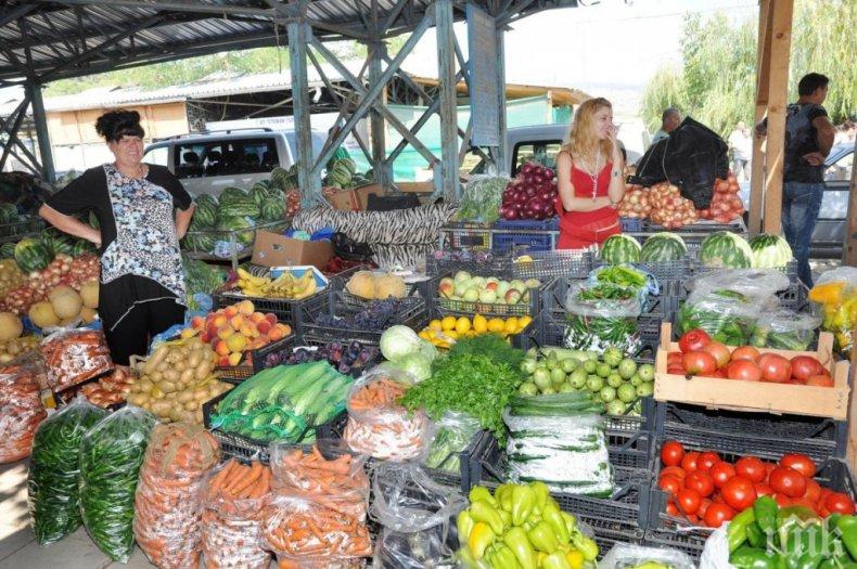 10 часа данъчни тарашат борсата за зарзават в Петрич