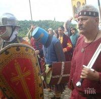 ЗРЕЛИЩНО: Варвари нападнаха и превзеха Царевец