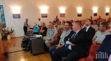 каракачанов база граф игнатиево изпуши един изтребител