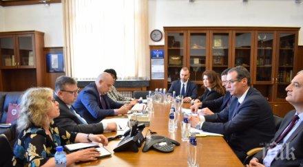 цацаров срещна генералния директор олаф