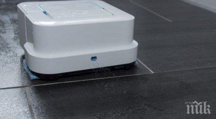 робот заменя подочистачката