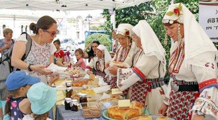 хиляди българи туристи окупираха фермерския пазар оборище софия