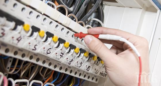 ВАЖНО: ЧЕЗ засичат електромерите заради скока на тока