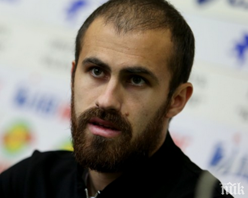 Звезда на армейците може да акостира в Русия