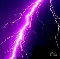 ОТ ПОСЛЕДНИТЕ МИНУТИ! 8-годишно дете е ударено от гръм в Бургас, бере душа в реанимация