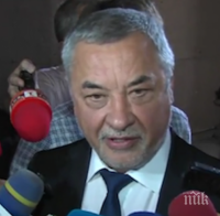 ЕДНО КЪМ ЕДНО: Валери Симеонов с остра позиция - кучетата само с намордници навън!