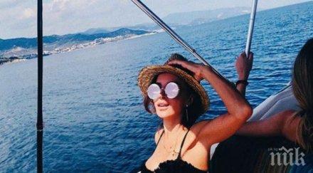 есил дюран разпищоли яхта събра погледите снимки