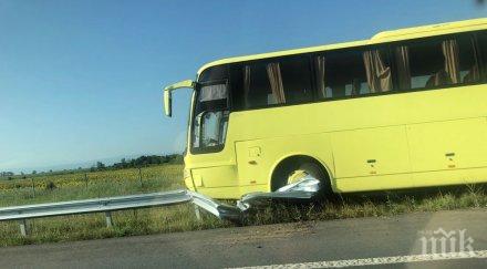 първо пик автобус заби мантинела тракия снимки