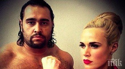 жената кечиста русев остана знаме гореща снимка