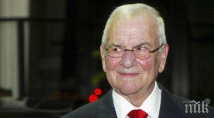 почина лий якока бащата легендарния форд мустанг