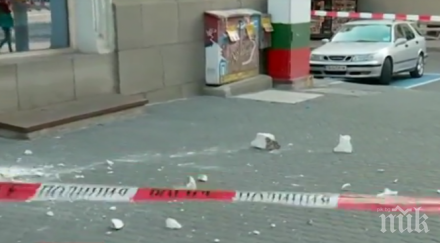 косъм парчета мазилка паднаха столичен булевард размина без пострадали