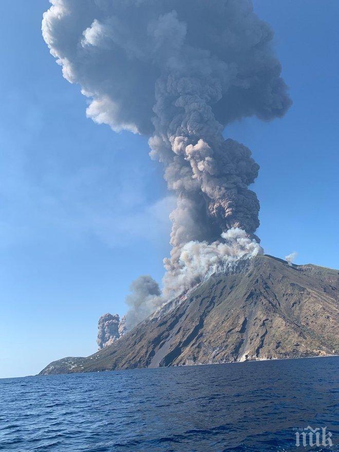 Вулкан изригна на италианския остров Стромболи