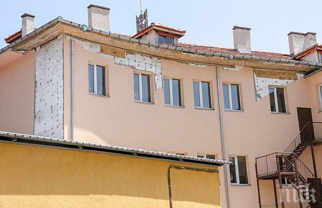 Училищна изолация в Пловдив се срути месеци след края на гаранцията