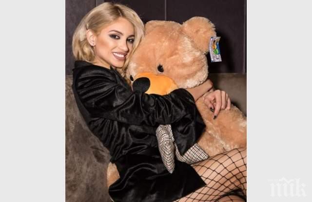 Топ модел на Плейбой: Бях робиня, родин насила!