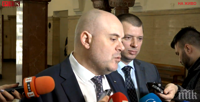 ИЗВЪНРЕДНО В ПИК: Повдигат 12 обвинения след разбитата фабрика за цигари